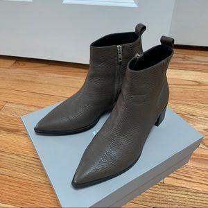 Everlane Boss Boots in Taupe